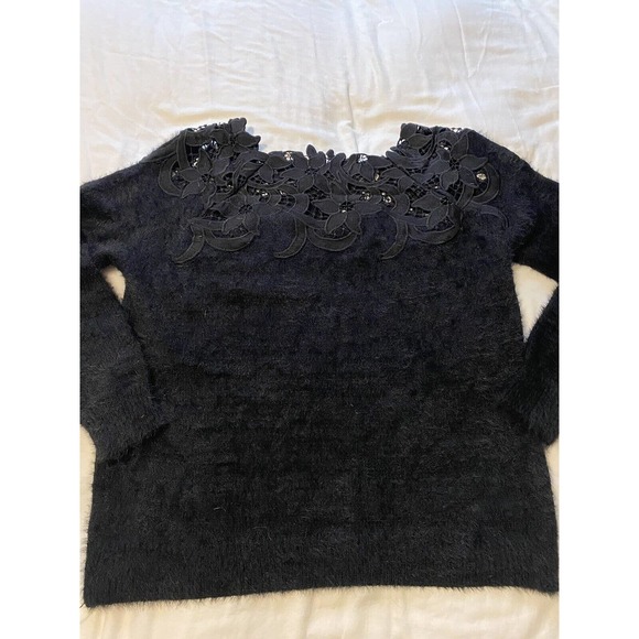 En Crème Fuzzy Black Lace Neck Sweater Size S/M - Picture 4 of 7